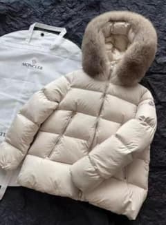 ✨MONCLER✨美品 クリーム色 ダウンジャケット - メルカリ