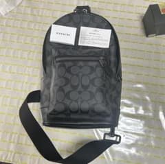渡*也様 COACH シグネチャー ボディバッグ ブラックのサムネイル
