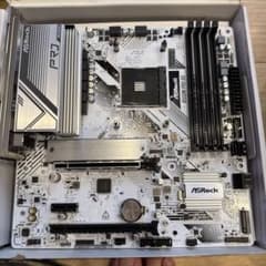 ASRock B550M PRO RS マザーボード 本体のサムネイル