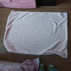 フリースピンクドット柄ブランケットのサムネイル