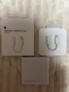 Apple Lightning to 3.5mm ヘッドフォンジャックアダプタのサムネイル