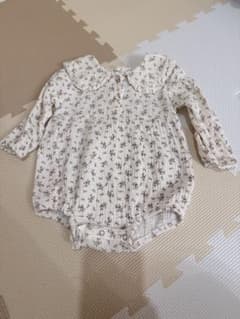 【韓国ベビー服angou】花柄ロンパース 80サイズのサムネイル