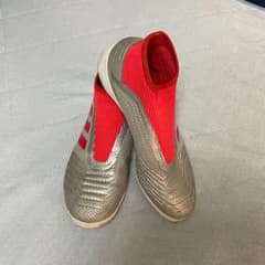 アディダス プレデター フットサルシューズのサムネイル