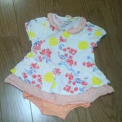 70花柄(さくらんぼ)ロンパースのサムネイル