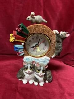 猫とネズミの置き時計のサムネイル