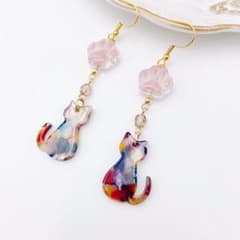 ネコ　肉球　ピアス　イヤリング　ハンドメイド　レジン　アクセサリーのサムネイル