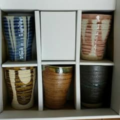 陶器の大皿とコップ5つセットのサムネイル