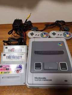 Nintendo スーパーファミコン 本体＋カセット3本のサムネイル