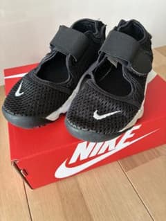 NIKE キッズサンダル ブラック19cmのサムネイル