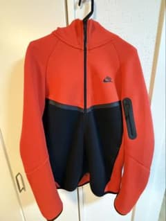 Nike 赤黒 テックフリース　ジップアップパーカー Lのサムネイル