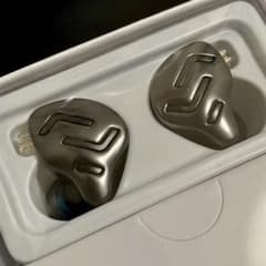 新品未使用 KZ ZNA 有線イヤホンのサムネイル
