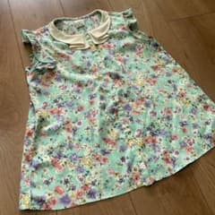 ほぼ新品　花柄ブラウス　130 グリーン系