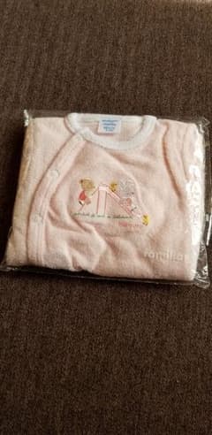 ファミリアfamilia　プレイスーツ　ロンパース　未使用のサムネイル