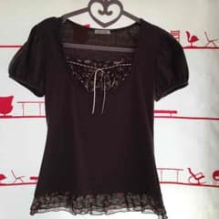 ＊新品＊ L'EST ROSE  花柄ブラウンTシャツのサムネイル
