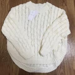 新品・未使用 ルシェルブルー ケーブル編みニットのサムネイル