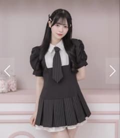 pium ネクタイ付きバイカラープリーツワンピース ブラック×ストライプ