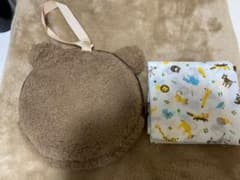 くまさんおむつポーチ+おむつ替えシート⭐︎最終値下げのサムネイル