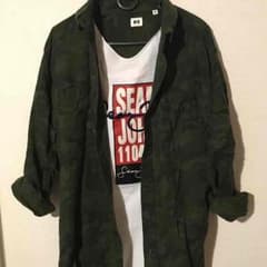 UNIQLO▶︎美品カモフラシャツXLのサムネイル