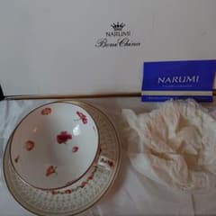 NARUMI ボーンチャイナ ティーカップ・ソーサー2客のサムネイル