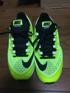 NIKE ランニングシューズのサムネイル