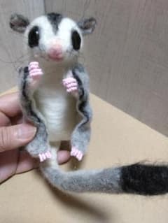 羊毛フェルト　フクロモモンガ　親子 ホワイトフェイス フクロモモンガ ぬいぐるみ 羊毛フェルト - メルカリ