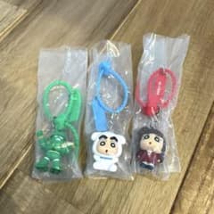 Crayon Shin-chan Colorful Multi-Charm 2: Shin-chan, Ai-chan, and Robo