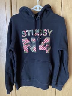 STUSSY ブラック パーカー Mサイズのサムネイル