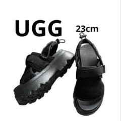 【未使用級】UGG ケイディー　コンフォートサンダル　厚底　ストラップ 未使用級】UGG ケイディー コンフォートサンダル 厚底 ストラップ