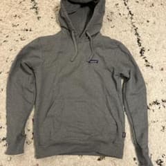 【最終値下げ】patagonia パーカー　グレー　(アップライザル フーディ)のサムネイル