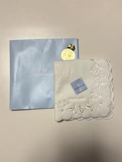 WEDGWOOD ハンカチ ホワイト 花柄刺繍のサムネイル