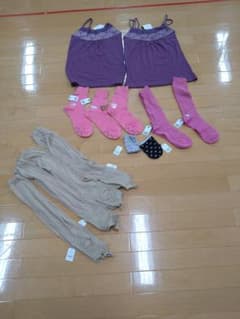 キャミソールと靴下のサムネイル