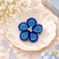 ビーズブローチ(花)のサムネイル