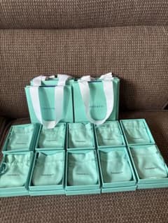 現行品 ティファニー 空箱 巾着袋 新型ミニ紙袋10セット - メルカリ