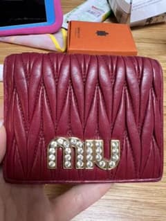 ❤️ギャランティー付折り財布 マテラッセ ビジュー 赤レザーのサムネイル