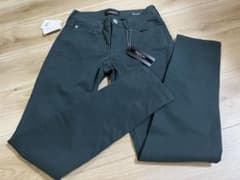 新品タグ付き SASSON スキニーパンツ Ｌサイズ サイズ27 日本製のサムネイル
