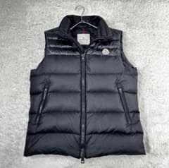 【値下げ可能】MONCLER ブラック ダウンベストのサムネイル