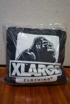 X-LARGE エクストララージノベルティブランケットクッションのサムネイル