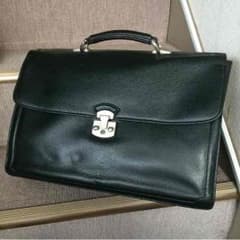 本革 ビジネスバッグ 鍵つき KARL LAGERFELDのサムネイル