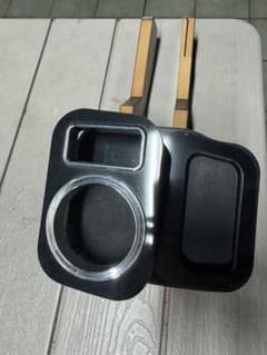 車　ドリンクホルダーのサムネイル