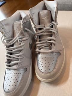 NIKE AIR JORDAN 1 RETRO シルバーのサムネイル