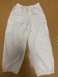 値下げ10%オフ GU ホワイト カーゴパンツ ワークパンツ XLのサムネイル
