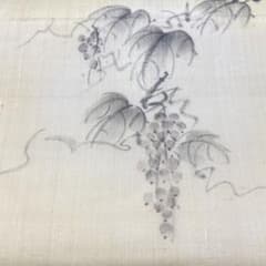 絹芭蕉　夏名古屋帯 上品　手描き葡萄文様作家物　落款　証紙　合わせやすい生成⭐️ 絹芭蕉 夏名古屋帯 上品 手描き葡萄文様作家物 落款 証紙 合わせやすい