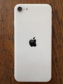 iPhone SE (第2世代) ホワイト　128GBのサムネイル