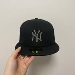 NEW ERA ブラック ストーン付きキャップ 7 1/4のサムネイル