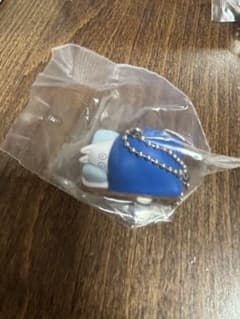 寝ているキャラクター 青 カプセルトイのサムネイル