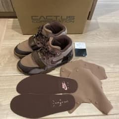 ナイキ　トラヴィス　スコット　エア　トレーナーのサムネイル