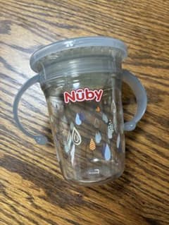 Nuby ヌビ　ベビー用カップ 水滴模様のサムネイル