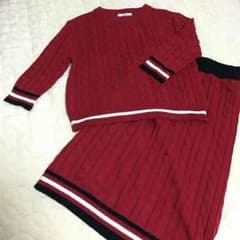 最終値下げ！ジュエティ赤色ニットセットアップのサムネイル