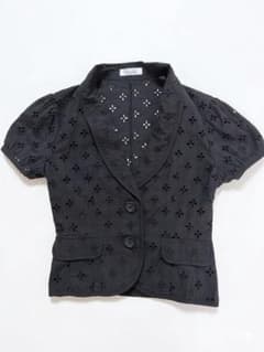 【Feroux】花柄刺繍半袖ジャケット　ブラックのサムネイル