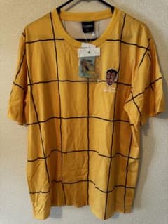 Crayon Shin-chan Kindergarten Principal T-shirt, brand new, unused, size M, with included keychain.